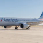 Airbus A321XLR de American Airlines con la librea actual de la aerolínea